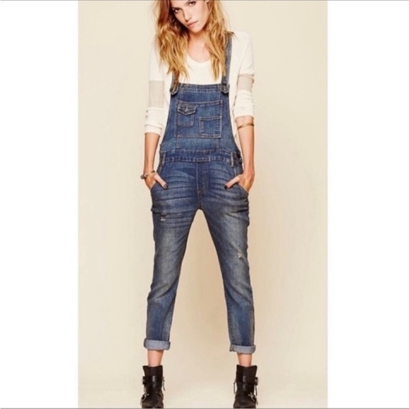 Free People Distressed Blue Denim Overalls Medium Wash Size 26 - Picture 1 of 8